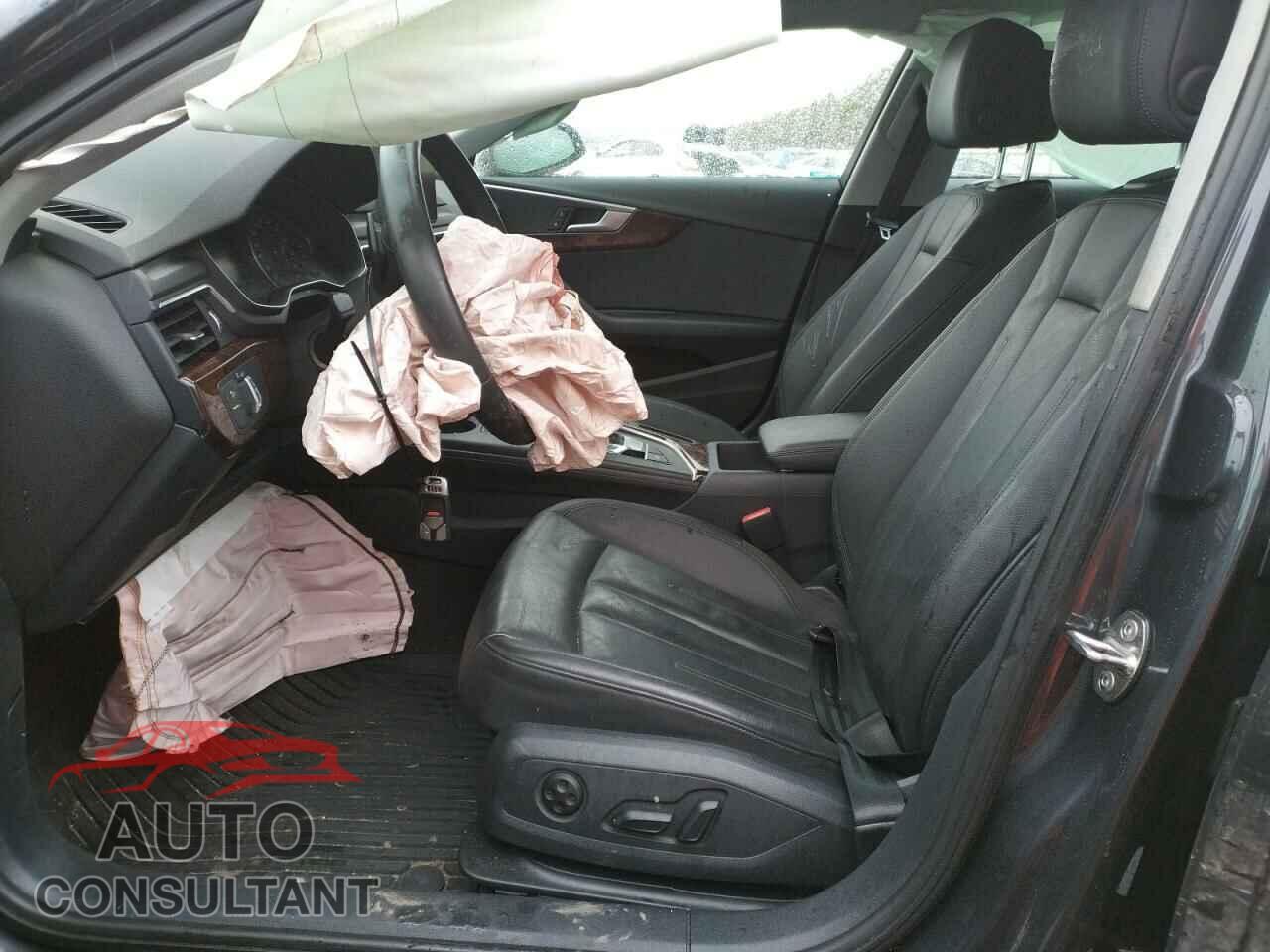 AUDI A4 2019 - WAUDNAF44KN012979