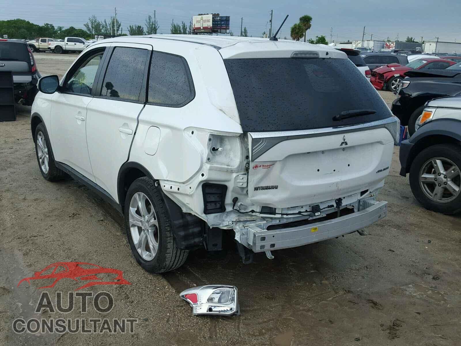 MITSUBISHI OUTLANDER 2015 - JA4AD3A37FZ014267
