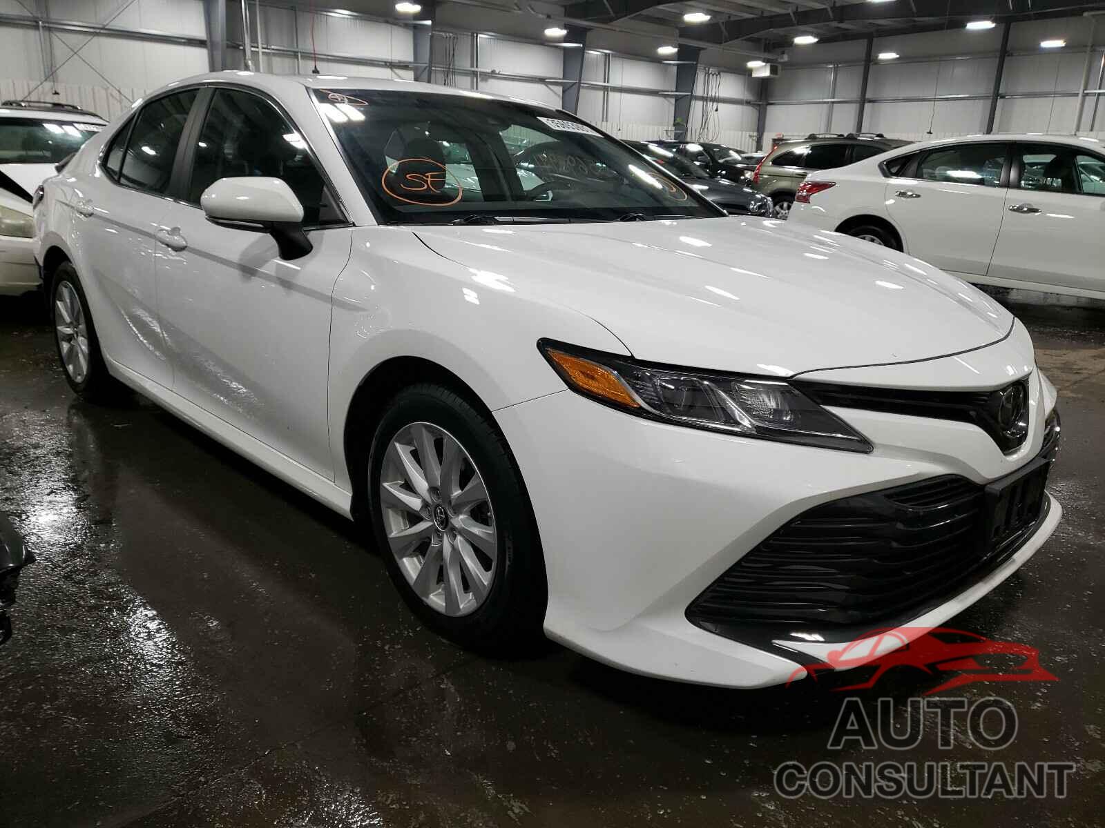 TOYOTA CAMRY 2018 - 4T1B11HK6JU608578