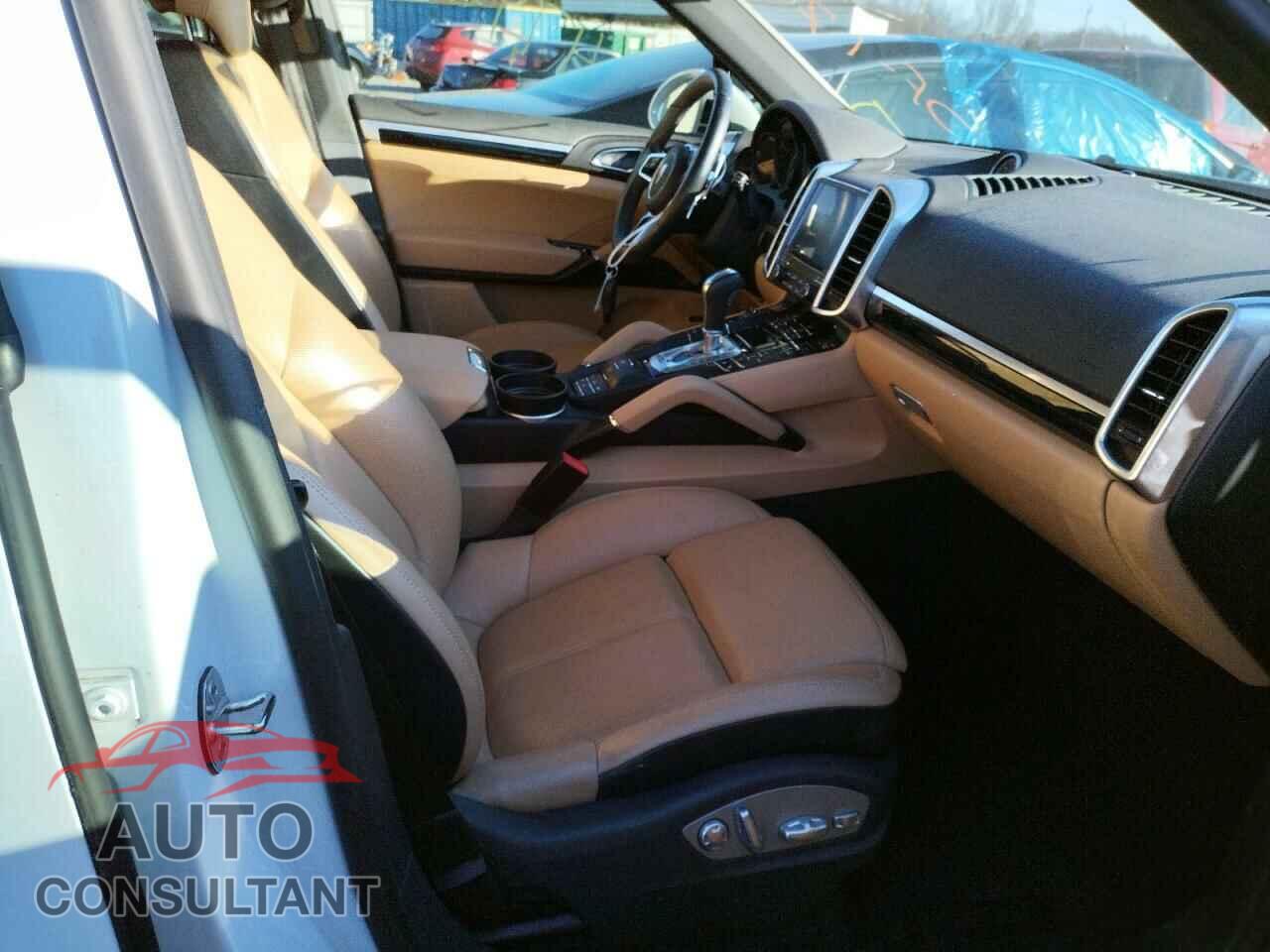 PORSCHE CAYENNE 2017 - WP1AE2A27HLA75742