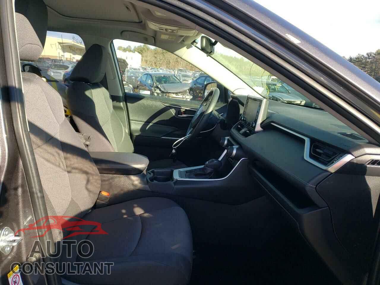 TOYOTA RAV4 2019 - JTMP1RFV7KJ013666