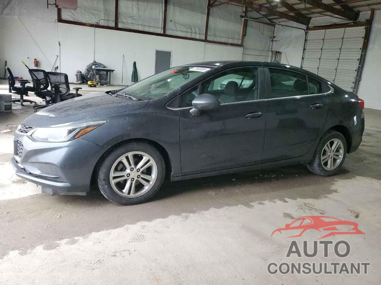 CHEVROLET CRUZE 2018 - 1G1BE5SM6J7109295