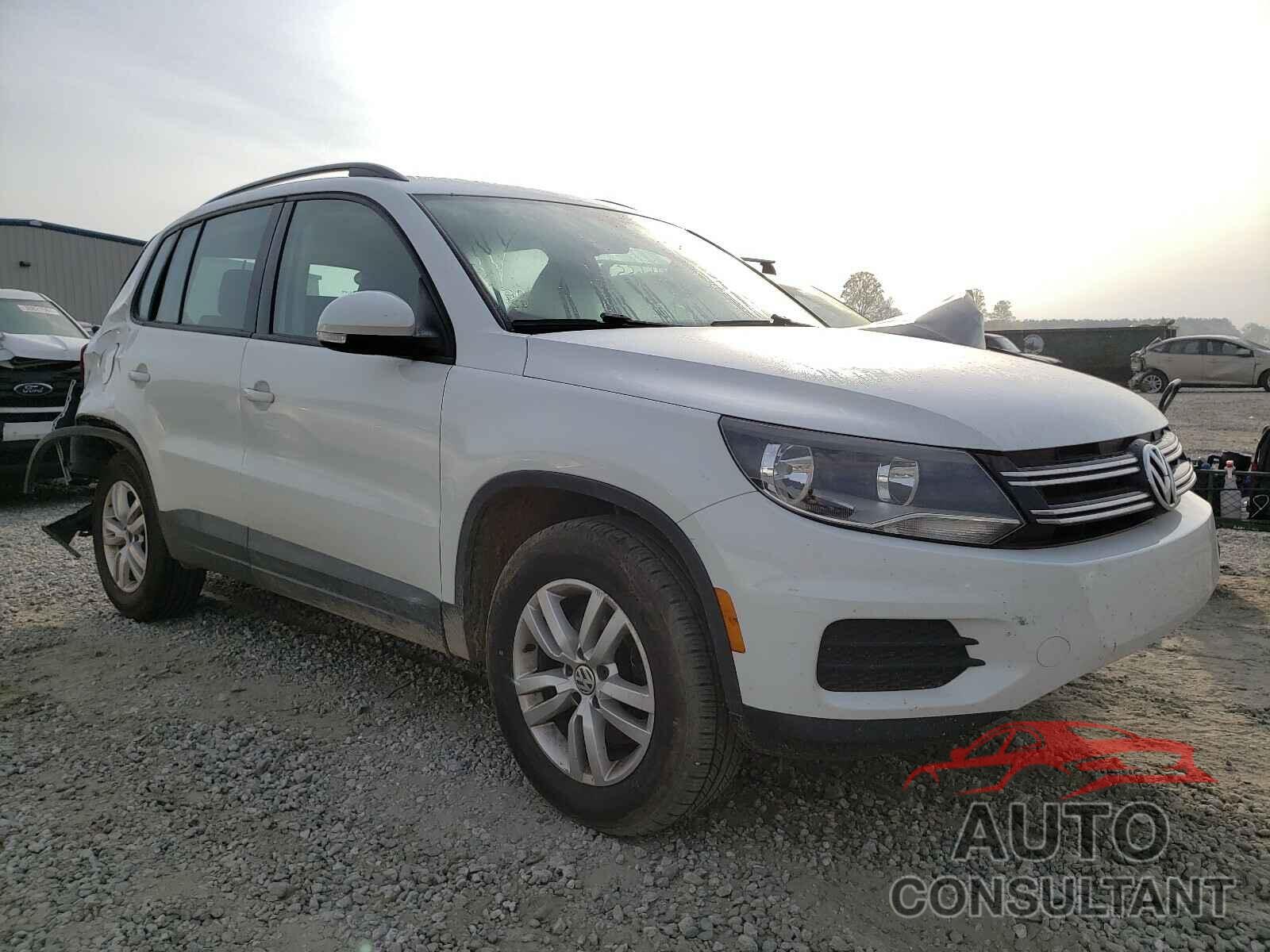 VOLKSWAGEN TIGUAN 2016 - WVGBV7AX0GW004227