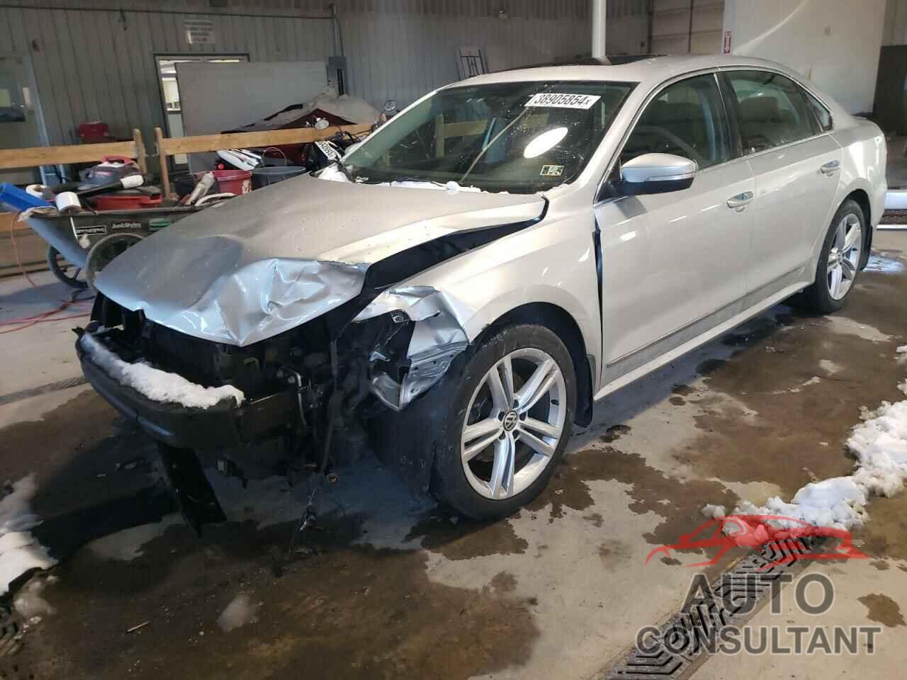 VOLKSWAGEN PASSAT 2015 - 1VWCV7A34FC034690