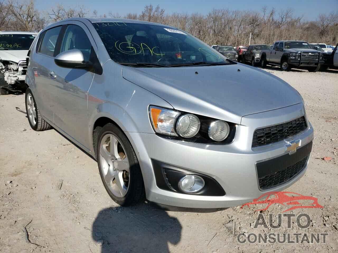 CHEVROLET SONIC 2016 - 1G1JE6SB7G4136161