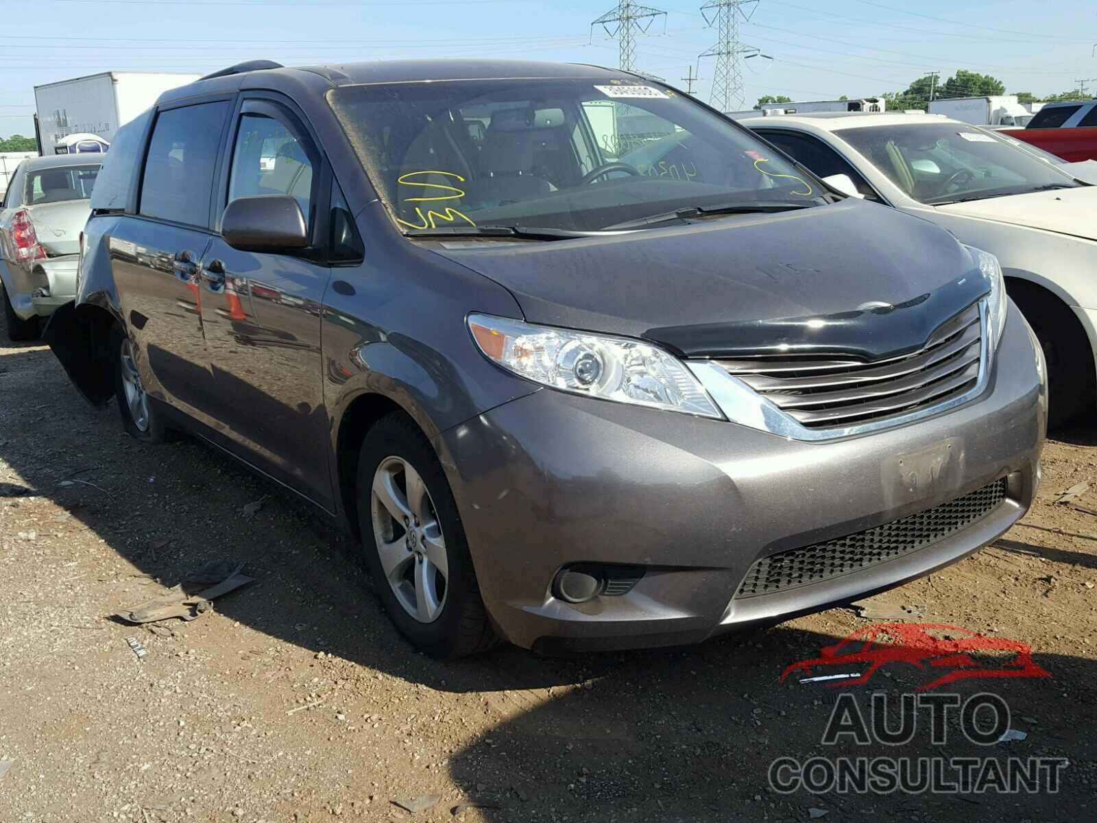 TOYOTA SIENNA LE 2015 - 5TDKK3DC6FS625033