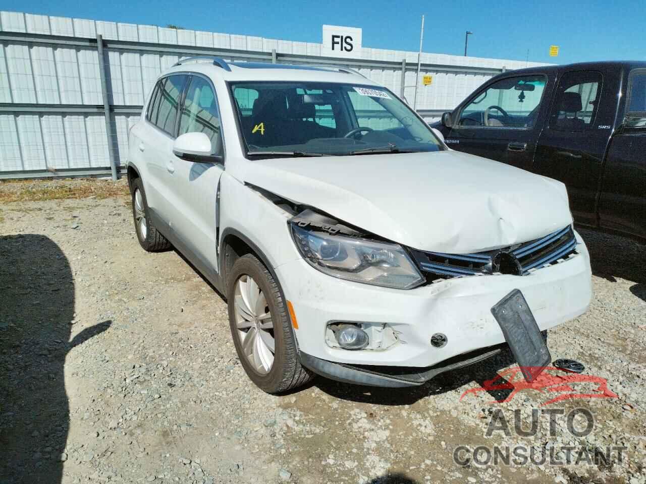 VOLKSWAGEN TIGUAN 2016 - WVGAV7AX4GW582584