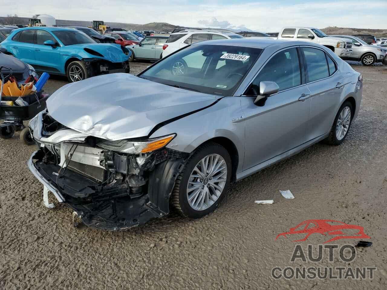 TOYOTA CAMRY 2018 - 4T1B21HK8JU502100