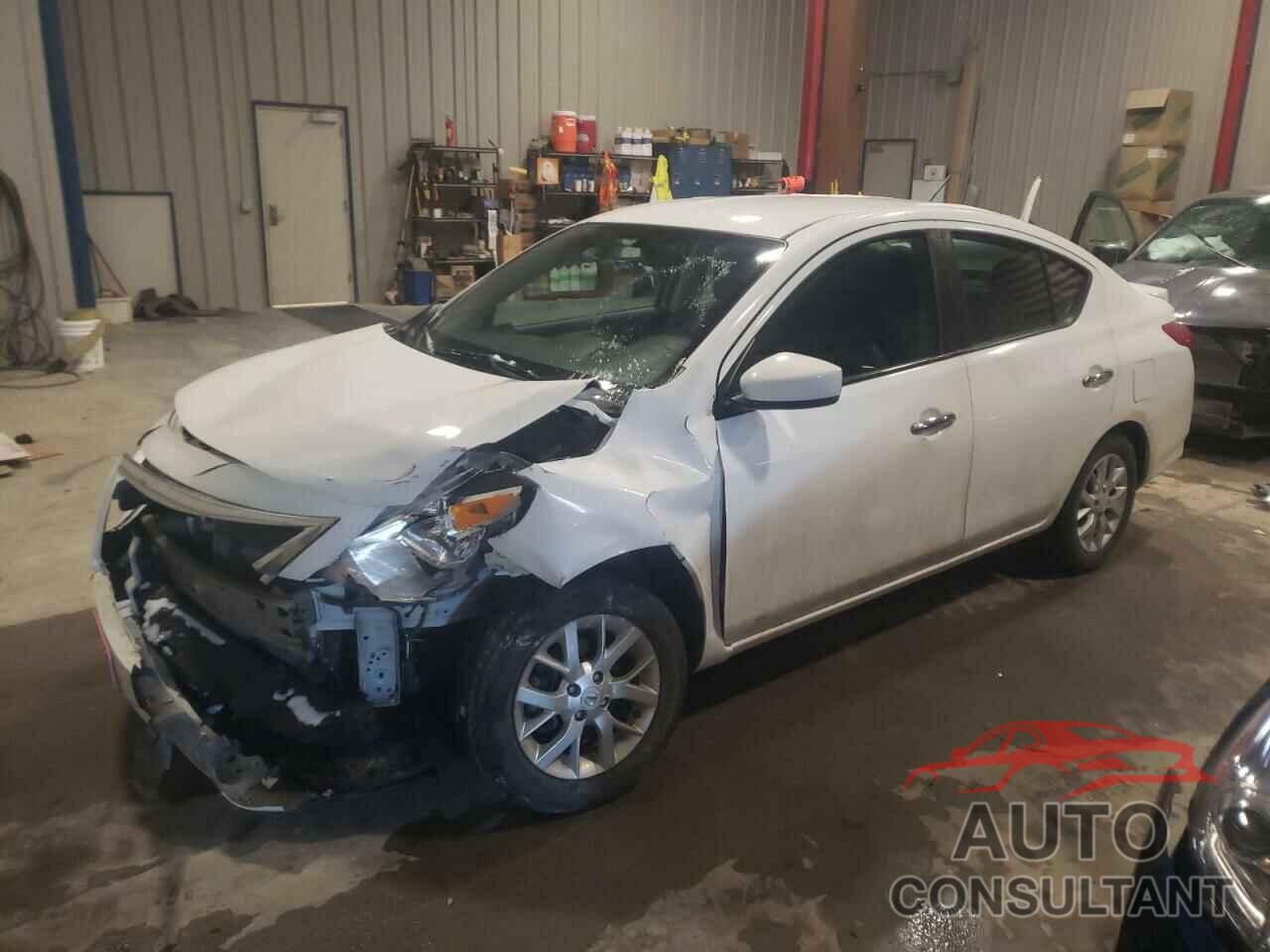 NISSAN VERSA 2018 - 3N1CN7AP2JL879964