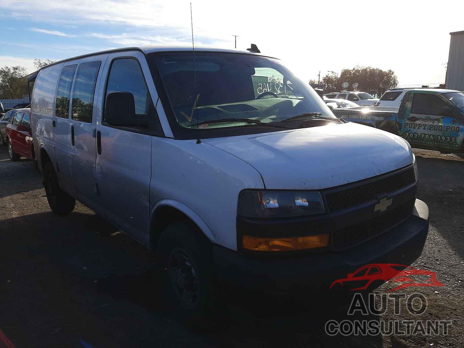 CHEVROLET EXPRESS 2018 - 1GCWGAFP1J1198566