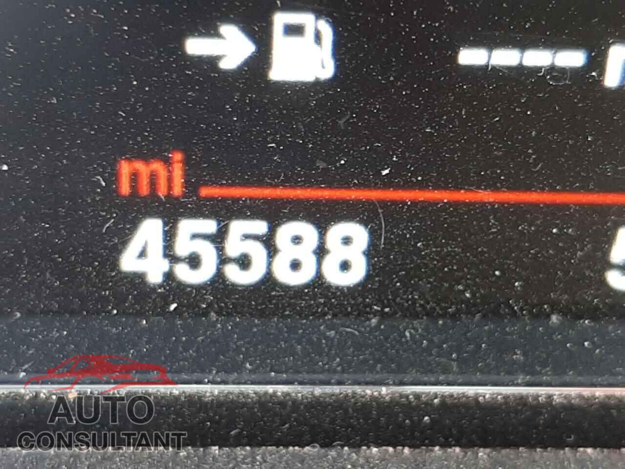 BMW 3 SERIES 2016 - WBA8E1G5XGNU10584