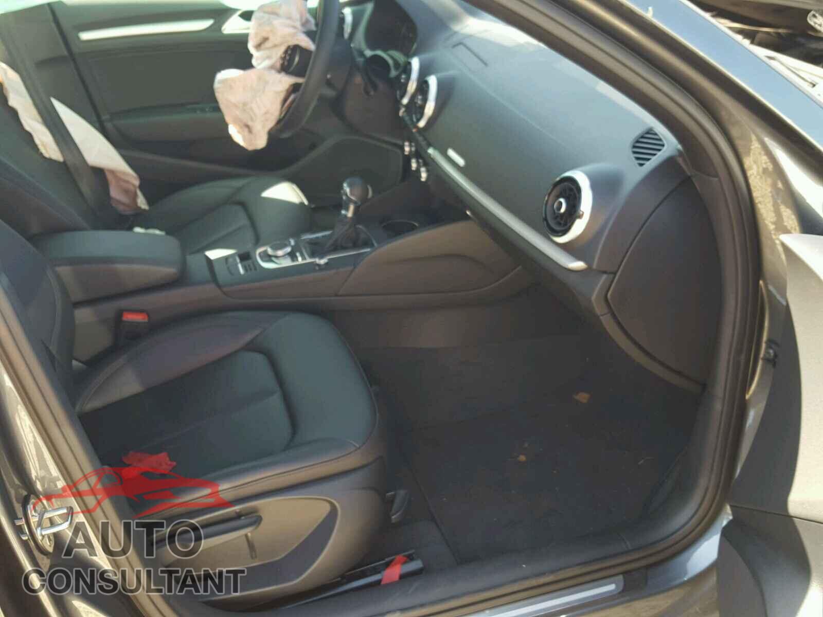 AUDI A3 2018 - WAUAUGFF6J1015950