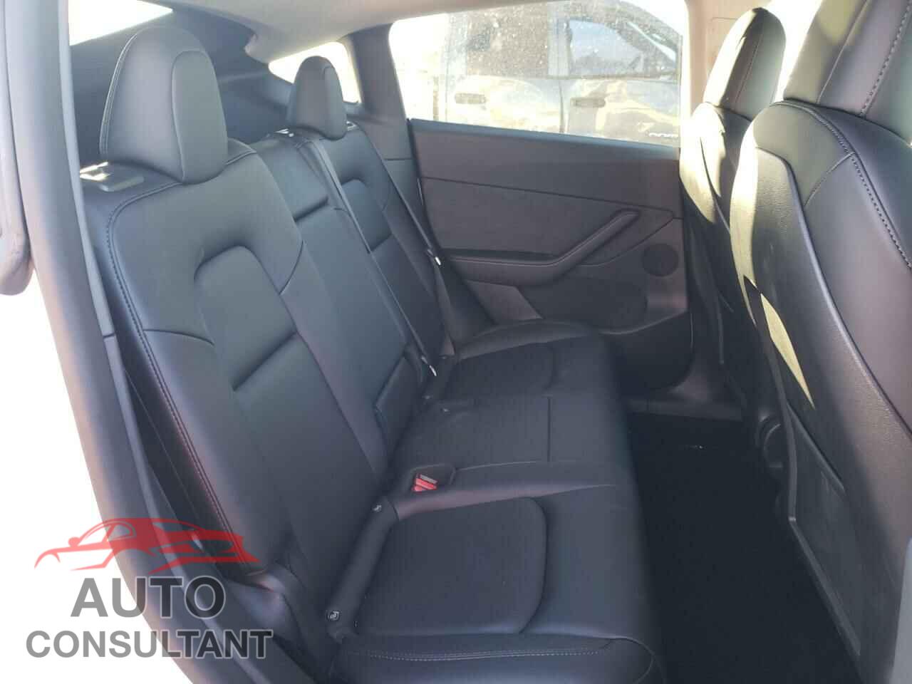 TESLA MODEL Y 2021 - 5YJYGDEF7MF264066