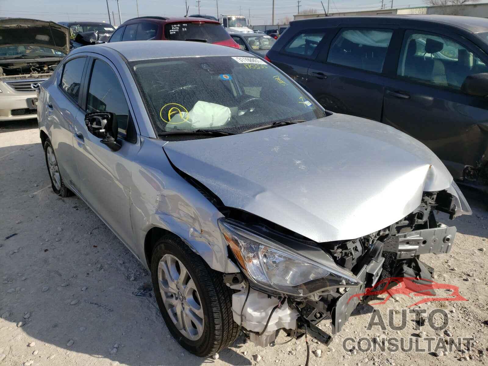 TOYOTA YARIS 2017 - 3MYDLBYV8HY170355