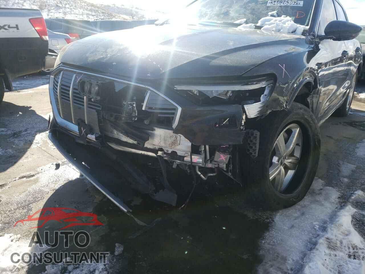 AUDI E-TRON 2019 - WA1LAAGE2KB024139