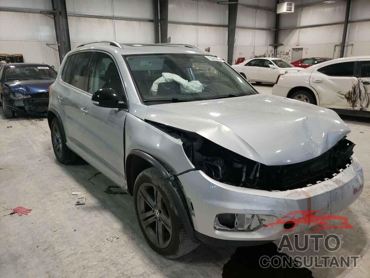 VOLKSWAGEN TIGUAN 2017 - WVGUV7AX8HK016434