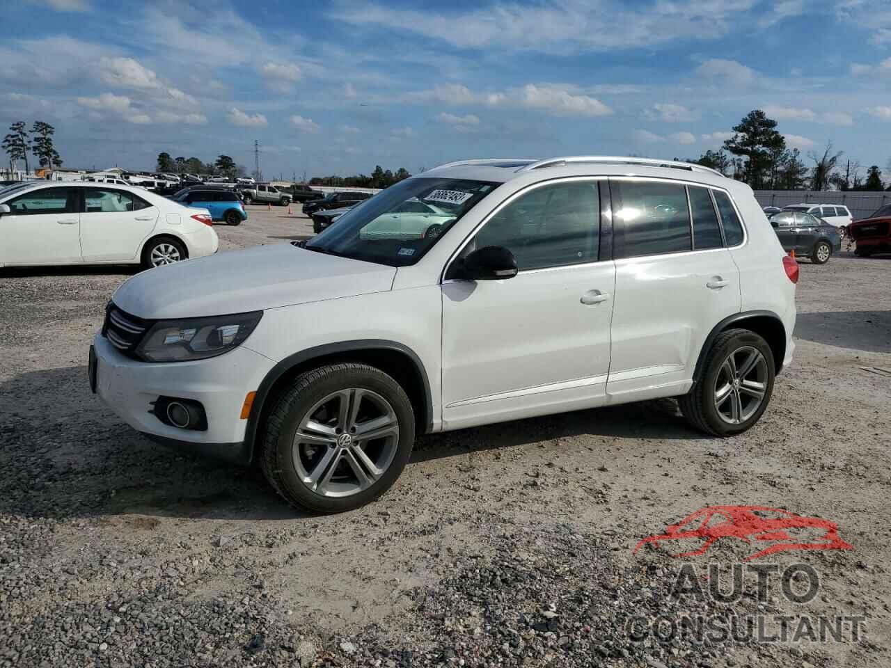 VOLKSWAGEN TIGUAN 2017 - WVGTV7AX3HK018197