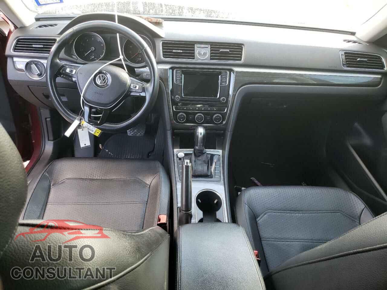 VOLKSWAGEN PASSAT 2017 - 1VWBT7A33HC042543