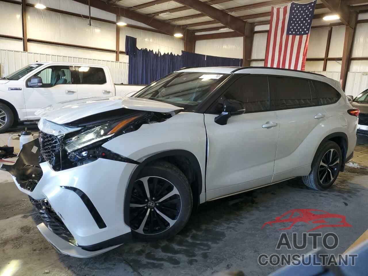 TOYOTA HIGHLANDER 2022 - 5TDLZRBH2NS248278