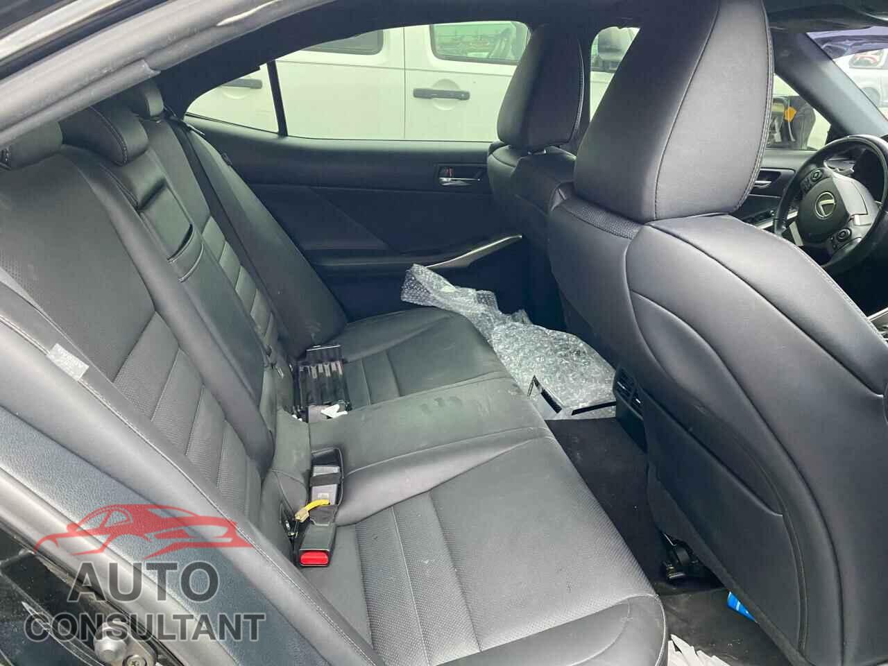 LEXUS IS 2016 - JTHBA1D22G5030006
