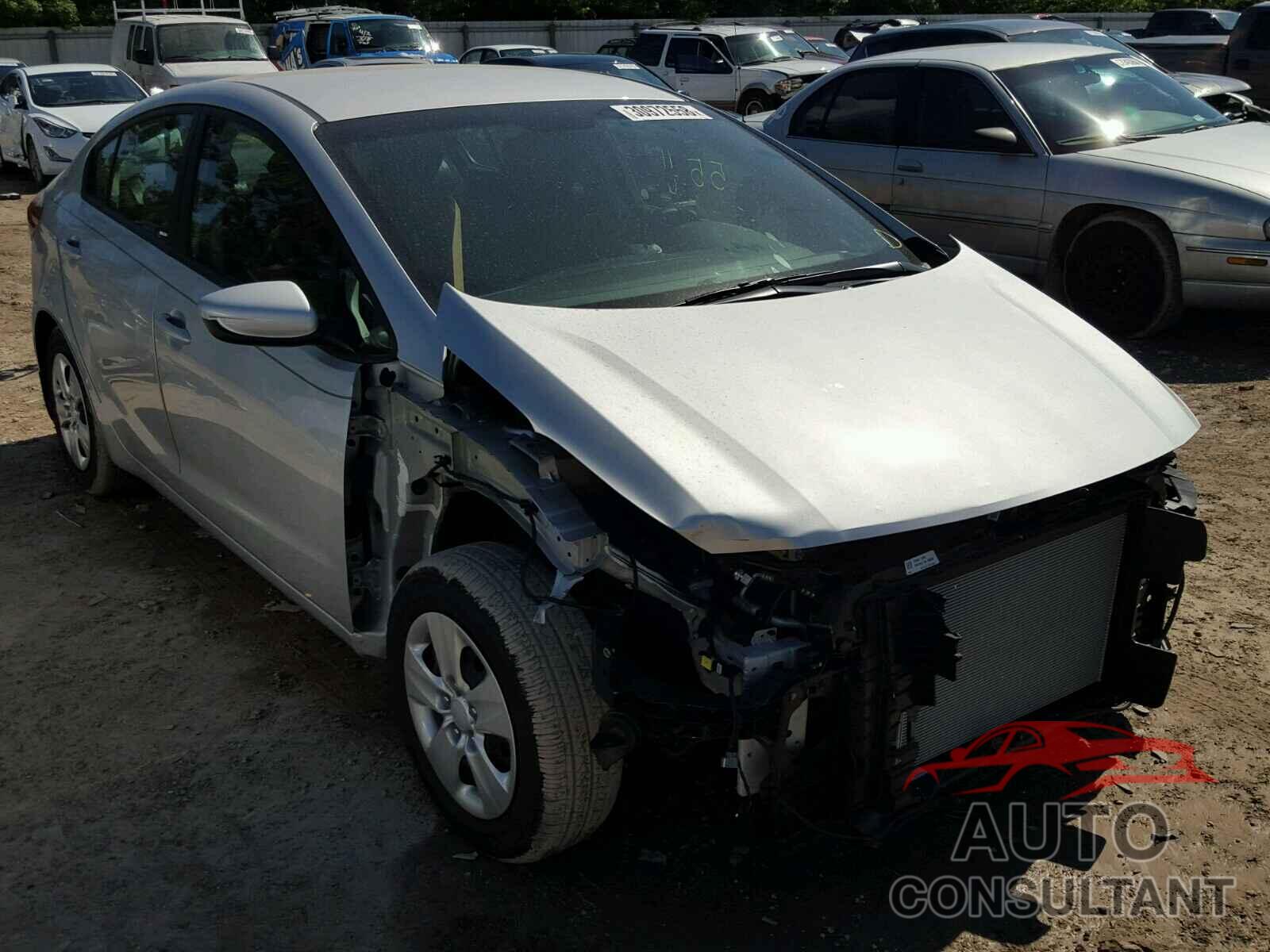 KIA FORTE 2018 - 3KPFK4A79JE195256