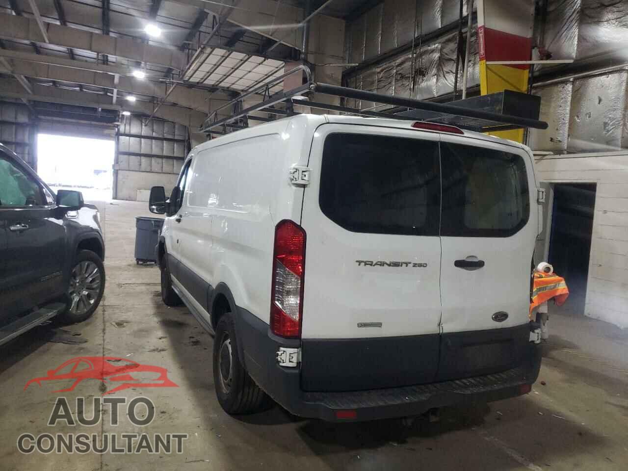 FORD TRANSIT CO 2017 - 1FTYR1YG3HKA25300