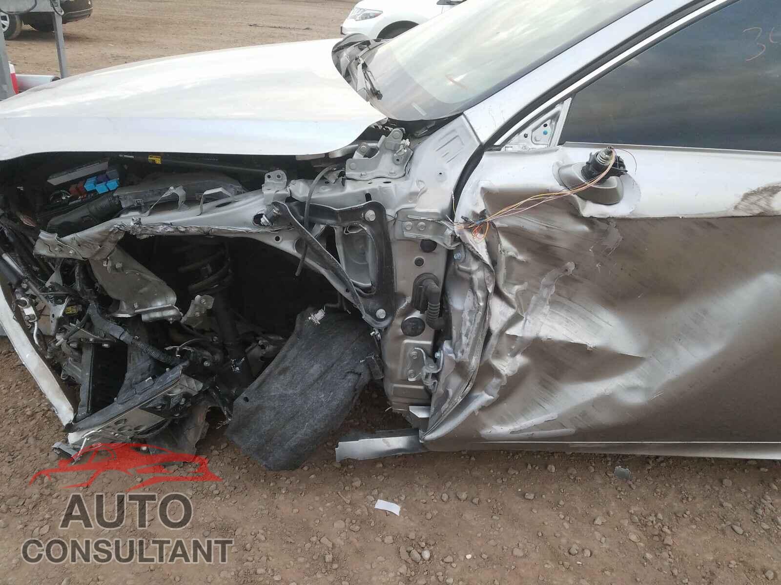LEXUS IS 2017 - JTHBA1D29H5042428