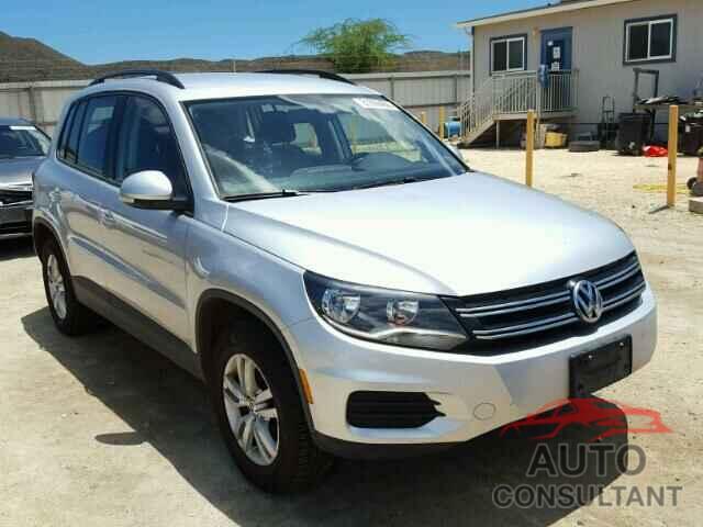 VOLKSWAGEN TIGUAN 2015 - WVGBV7AX3FW590419