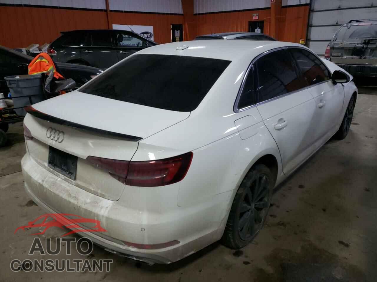 AUDI A4 2019 - WAUANAF43KN010790