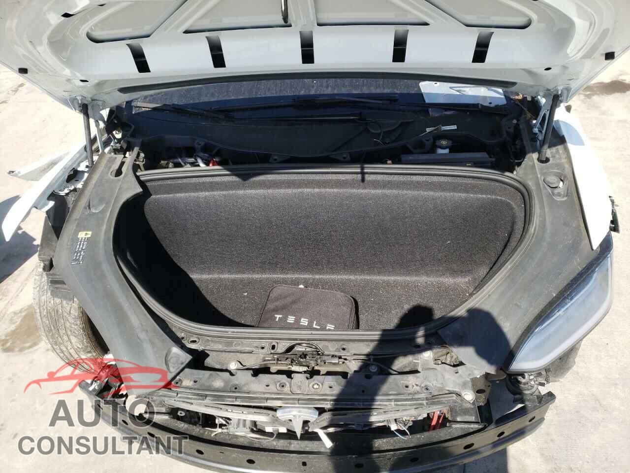 TESLA MODEL X 2018 - 5YJXCBE2XJF102162