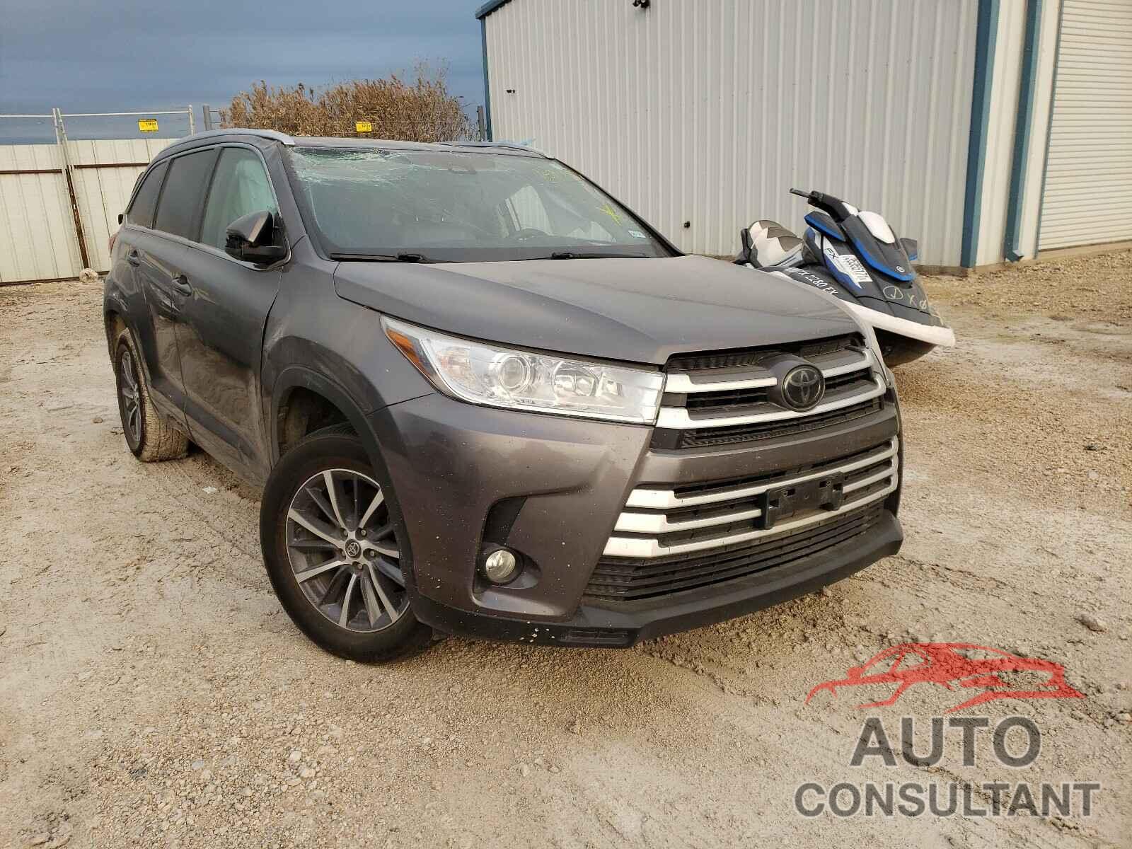 TOYOTA HIGHLANDER 2018 - 5TDKZRFH9JS547279