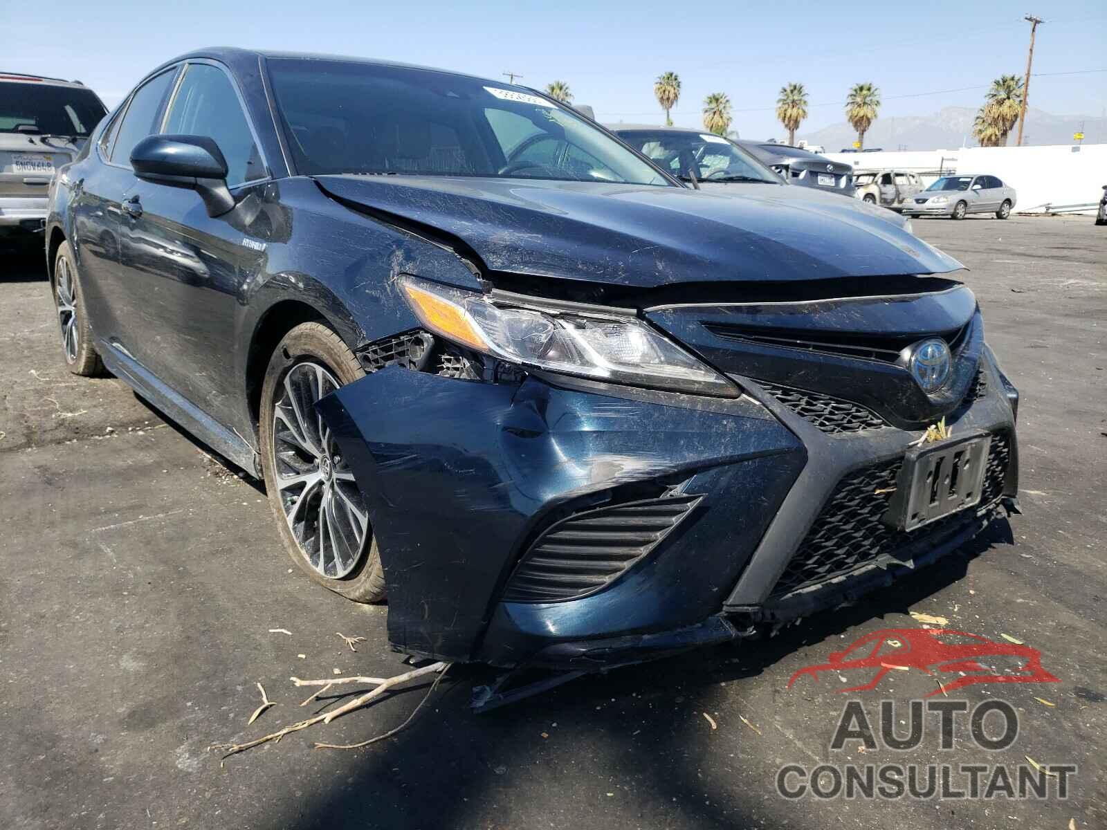TOYOTA CAMRY 2018 - 4T1B21HK6JU505030