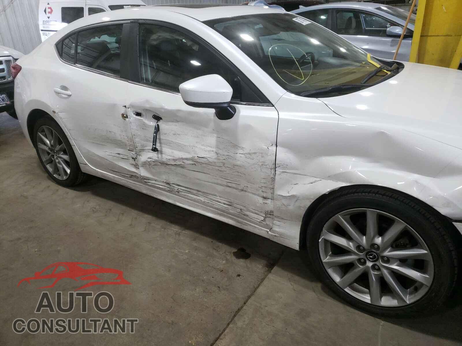 MAZDA 3 2017 - 3MZBN1V78HM124237