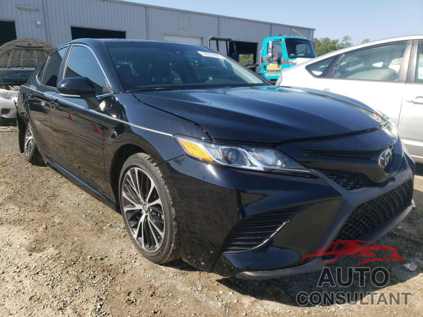 TOYOTA CAMRY 2018 - 4T1B11HK0JU535174