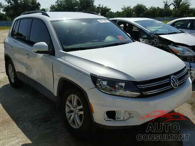 VOLKSWAGEN TIGUAN 2016 - WVGAV7AX3GW569941