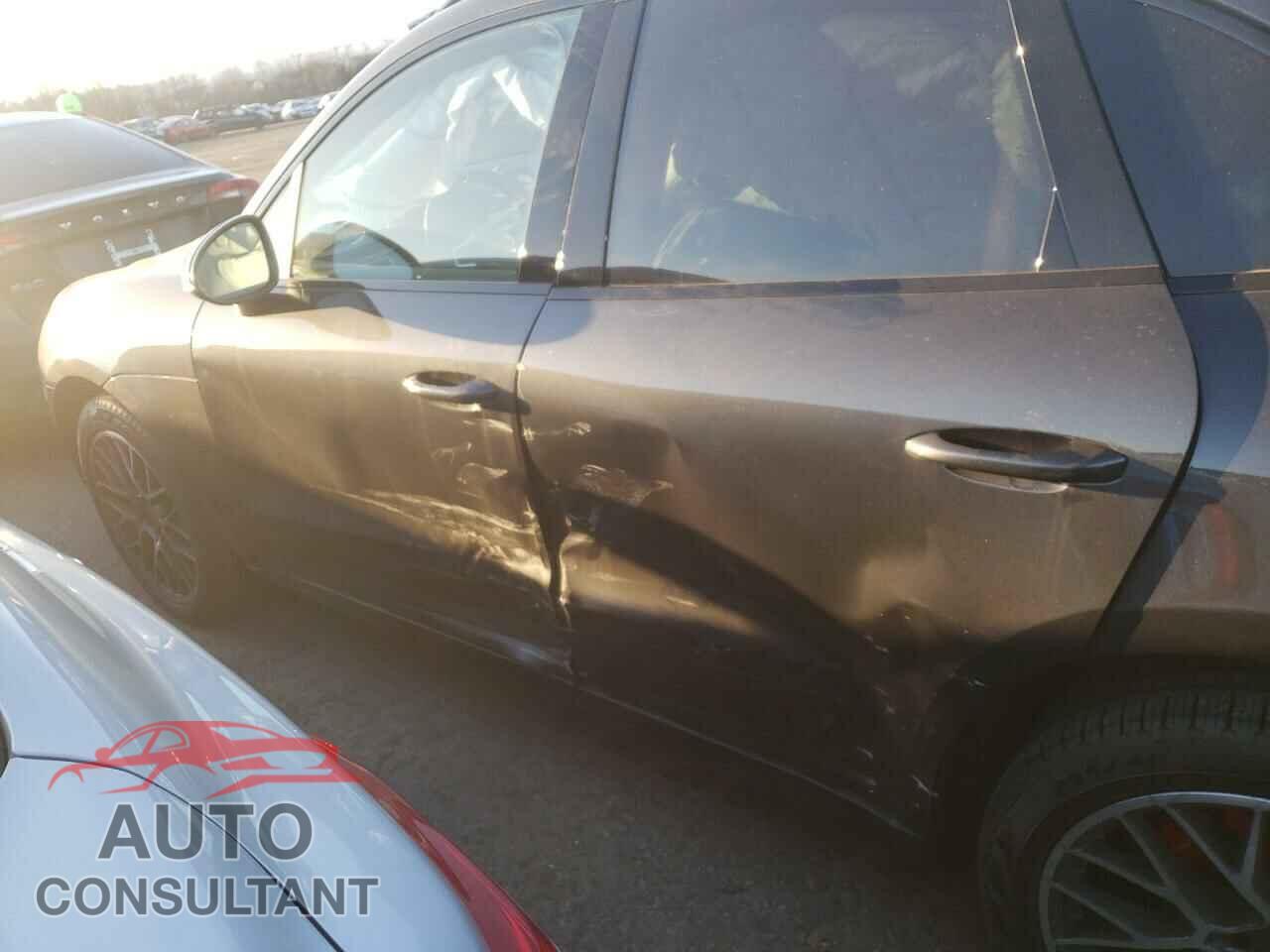 PORSCHE MACAN 2017 - WP1AG2A52HLB50173