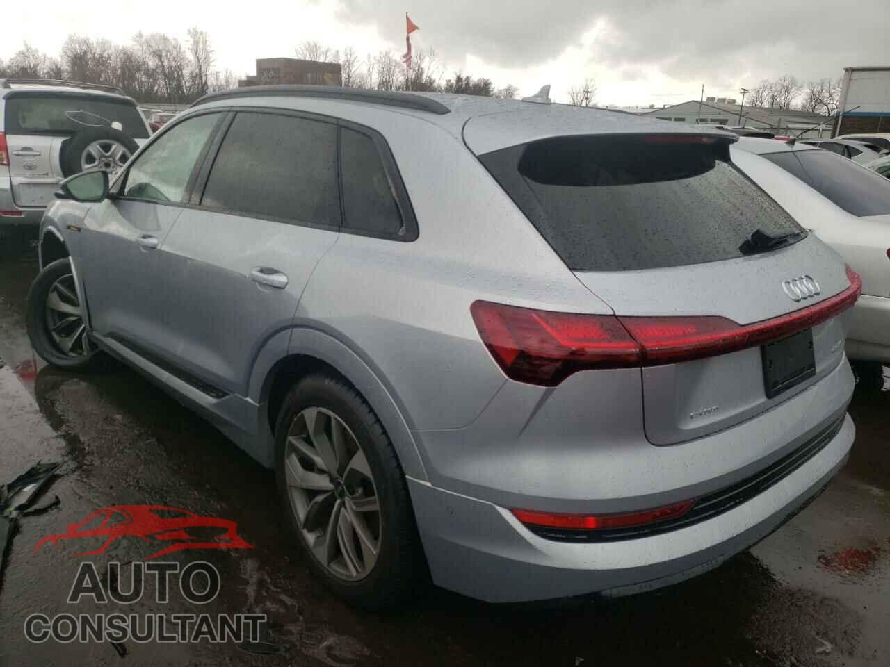 AUDI E-TRON 2021 - WA1LAAGE4MB015932