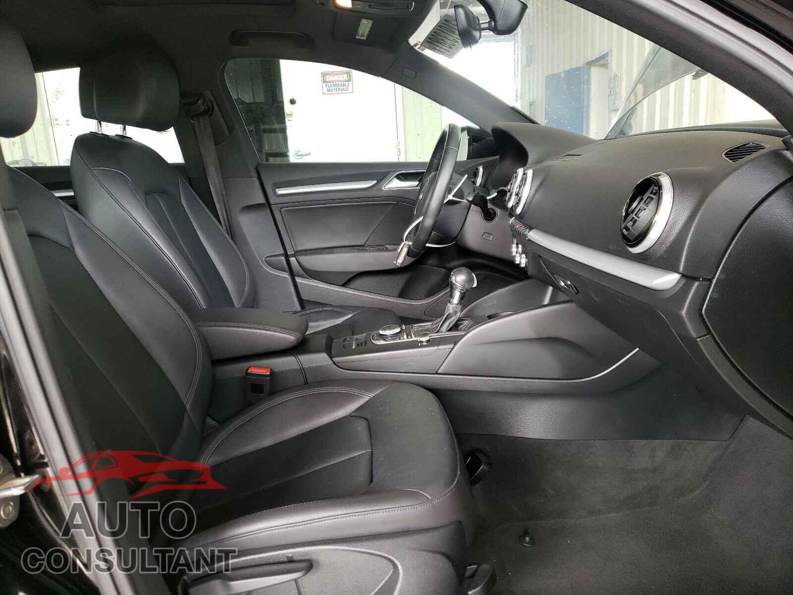 AUDI A3 2016 - WAUA7GFF3G1095238