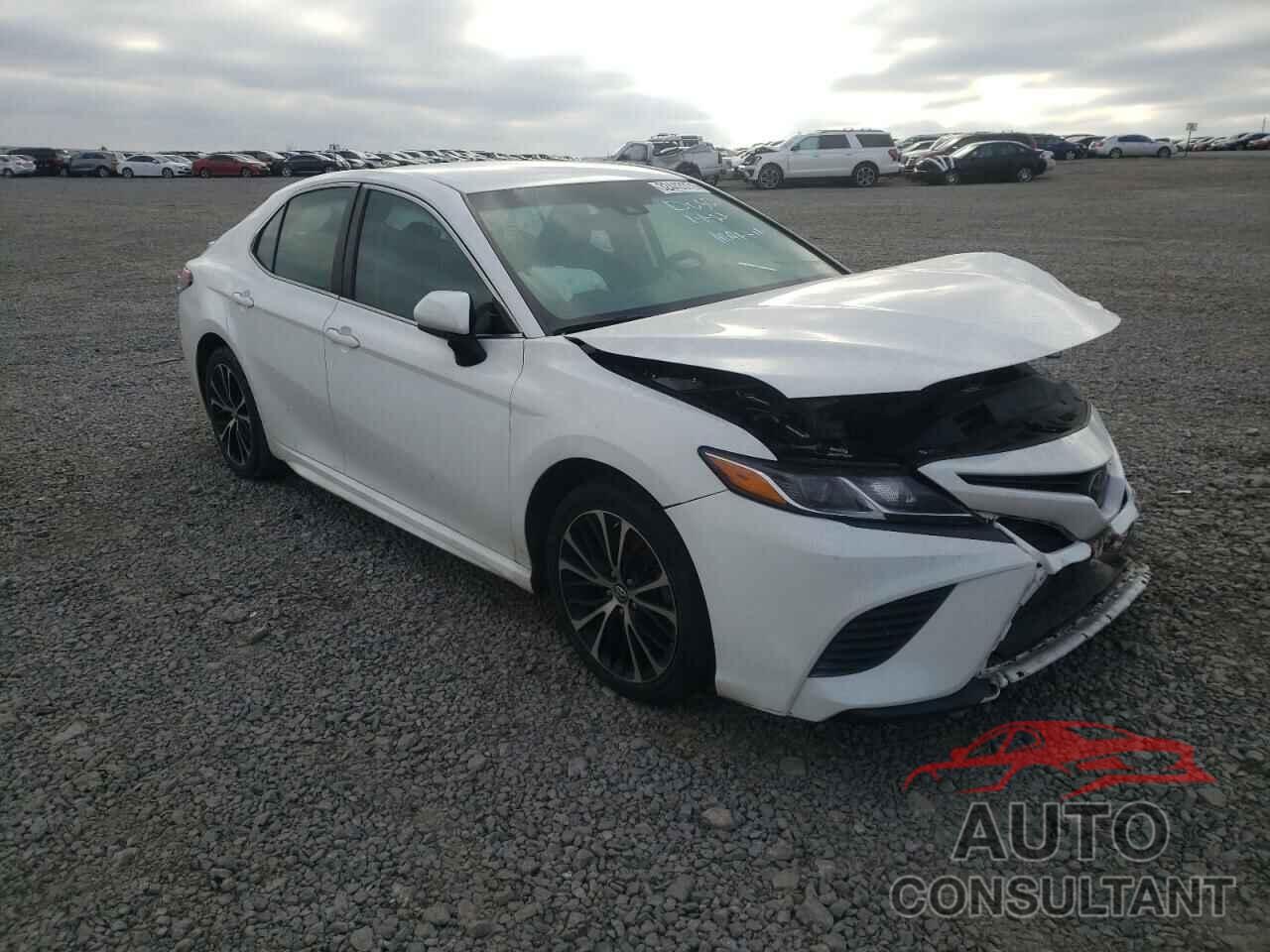 TOYOTA CAMRY 2018 - 4T1B11HK7JU028496