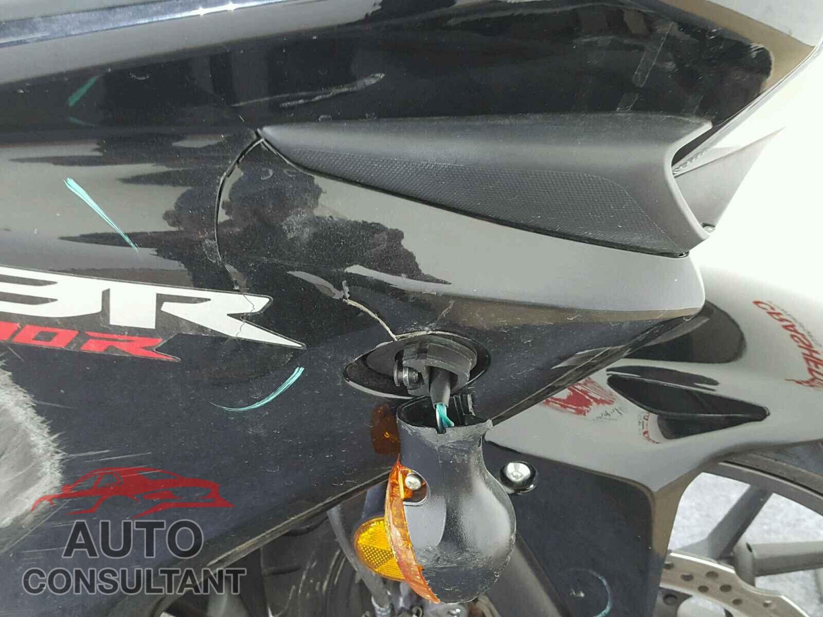 HONDA CBR CYCLE 2015 - MLHPC4468F5200676