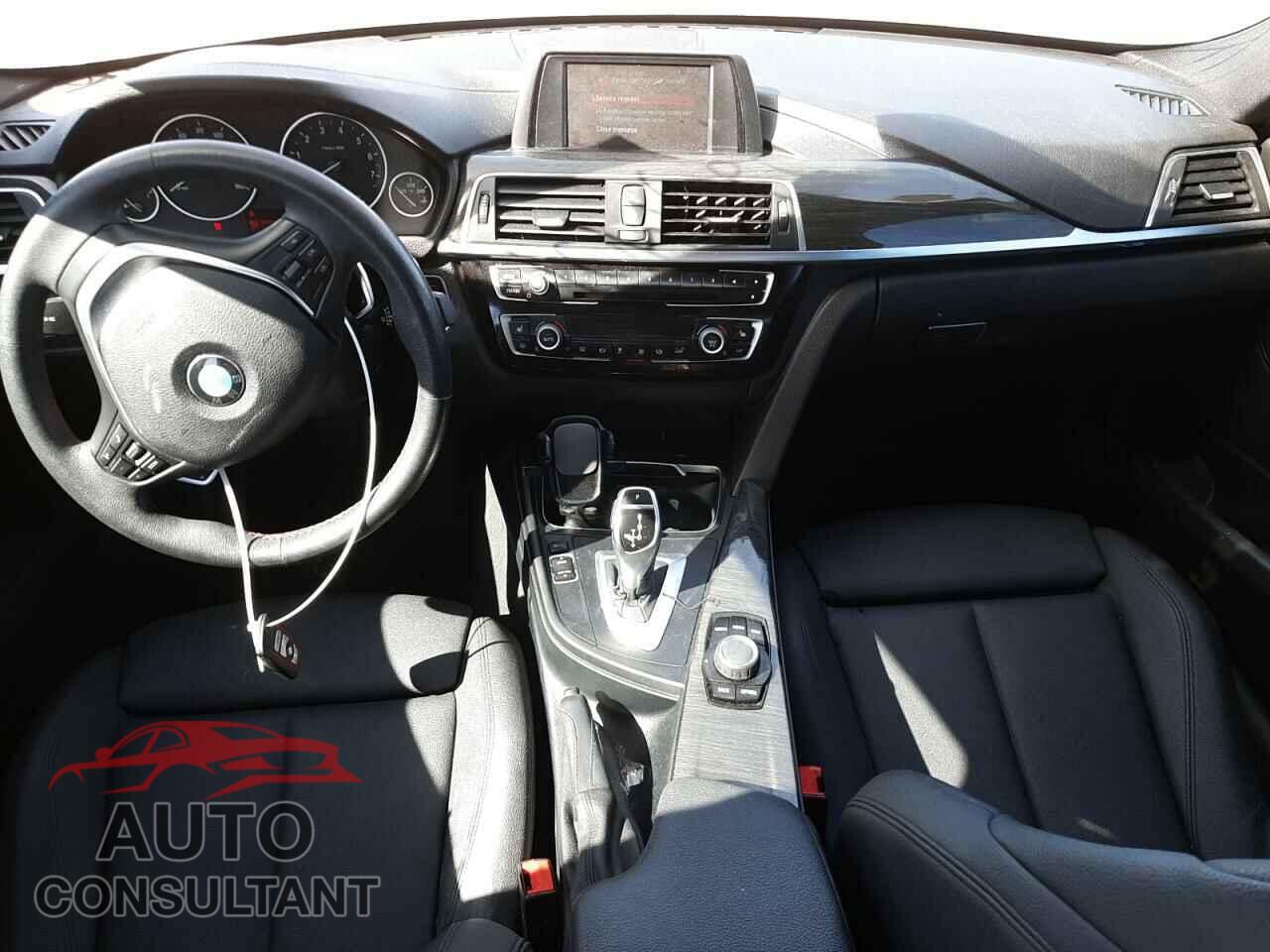 BMW 3 SERIES 2018 - WBA8B9C5XJK886484