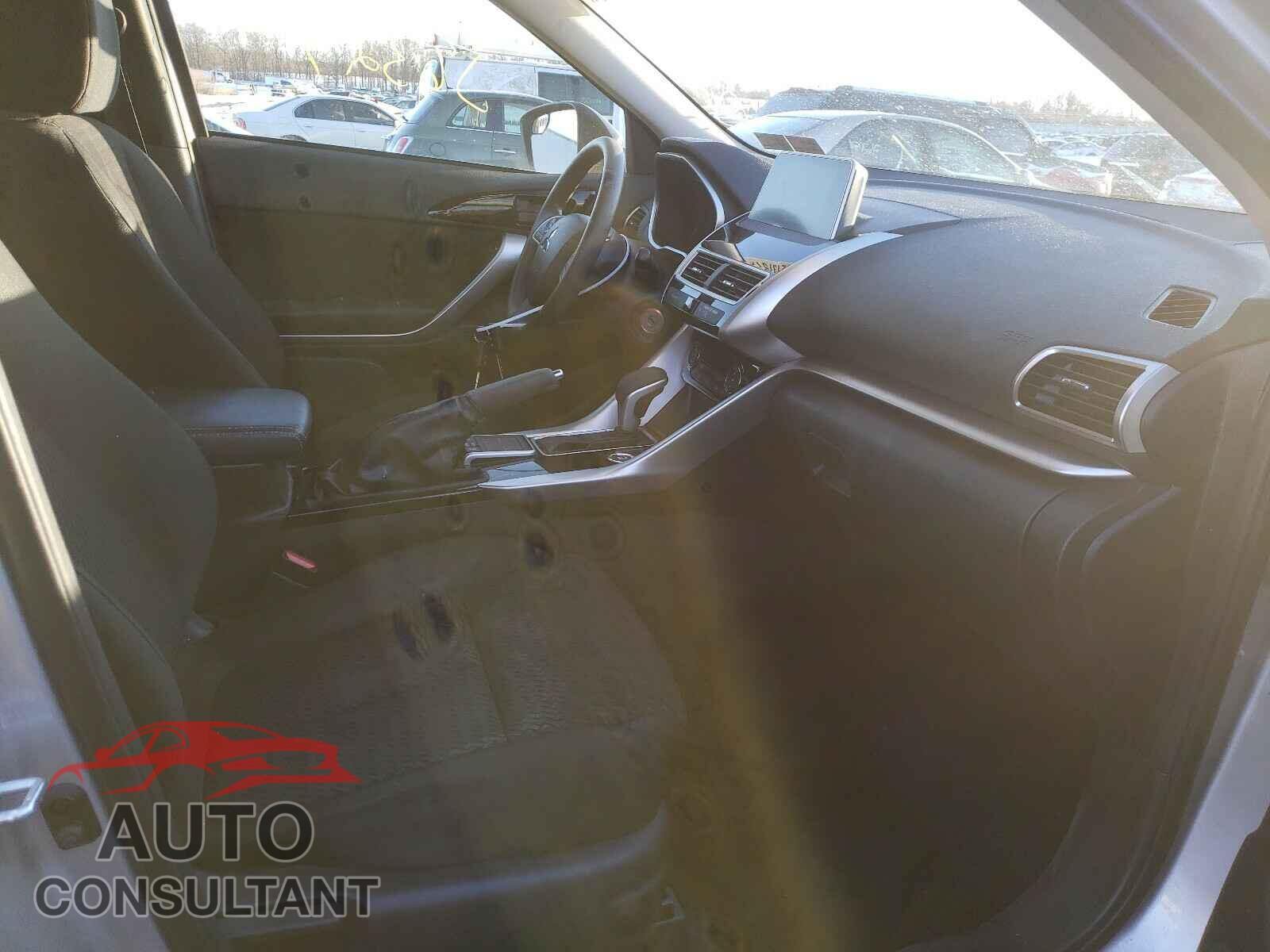 MITSUBISHI ECLIPSE 2018 - JA4AT4AA0JZ069322