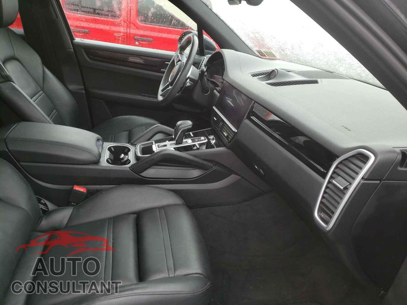 PORSCHE CAYENNE 2019 - WP1AA2AY6KDA08115