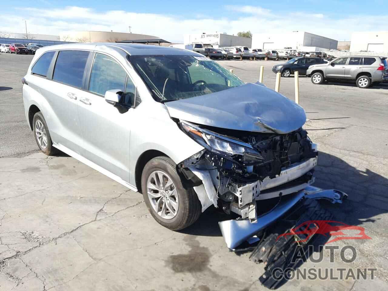 TOYOTA SIENNA 2022 - 5TDYRKEC7NS084085