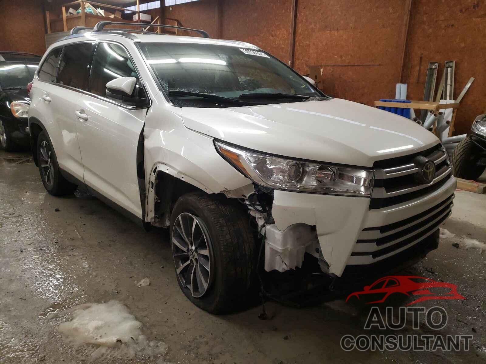 TOYOTA HIGHLANDER 2019 - 5TDJZRFH3KS596457