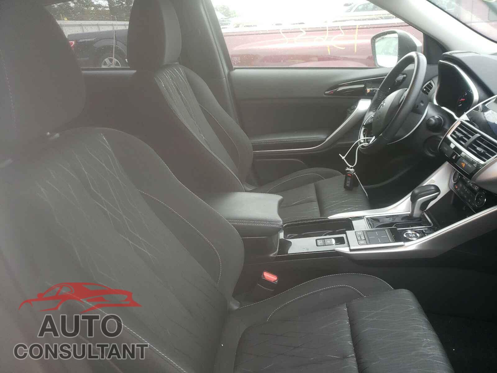 MITSUBISHI ECLIPSE 2018 - JA4AT5AA2JZ069411