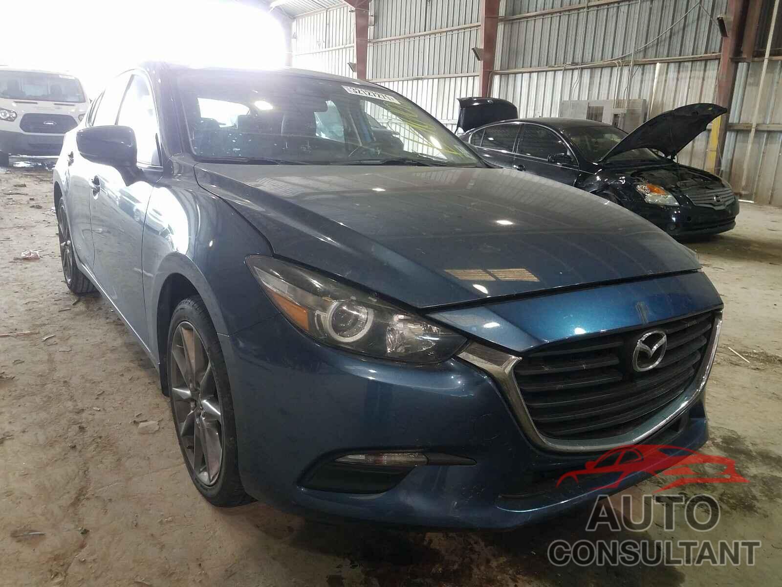 MAZDA 3 2018 - 3MZBN1L38JM226210