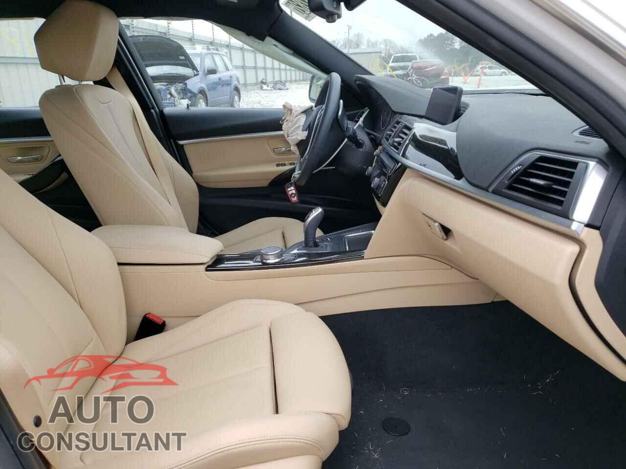 BMW 3 SERIES 2018 - WBA8B9C59JAE22143