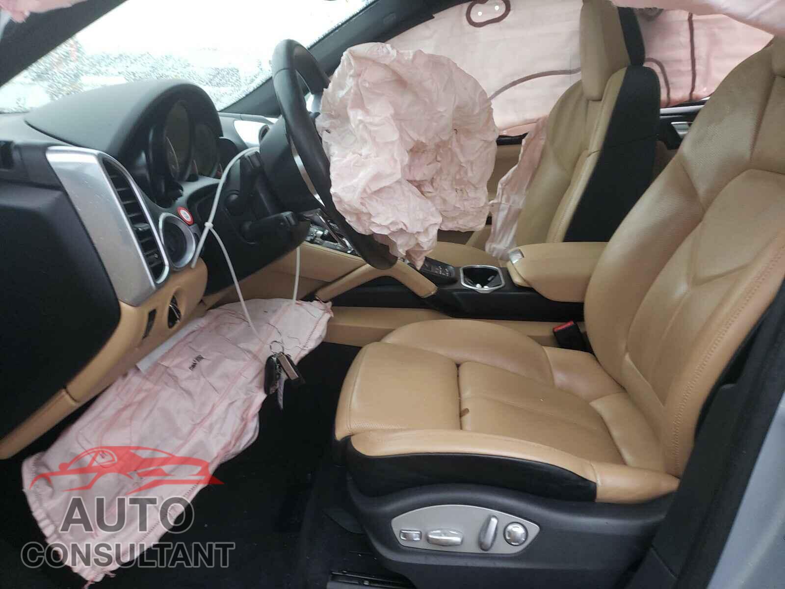 PORSCHE CAYENNE 2017 - WP1AA2A22HKA91431