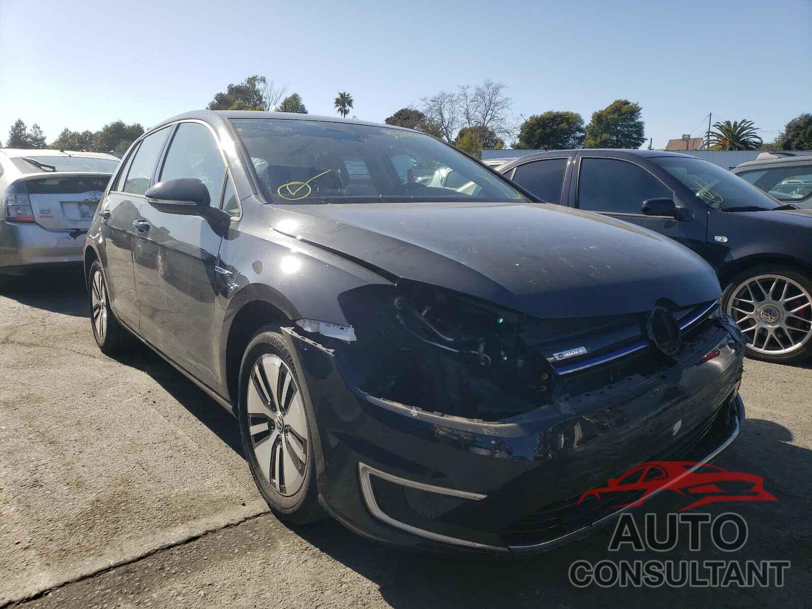 VOLKSWAGEN GOLF 2018 - WVWKR7AU8JW907201